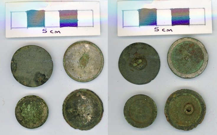 Objects discovered on Pitgrudy Farm - 4 buttons of various sizes