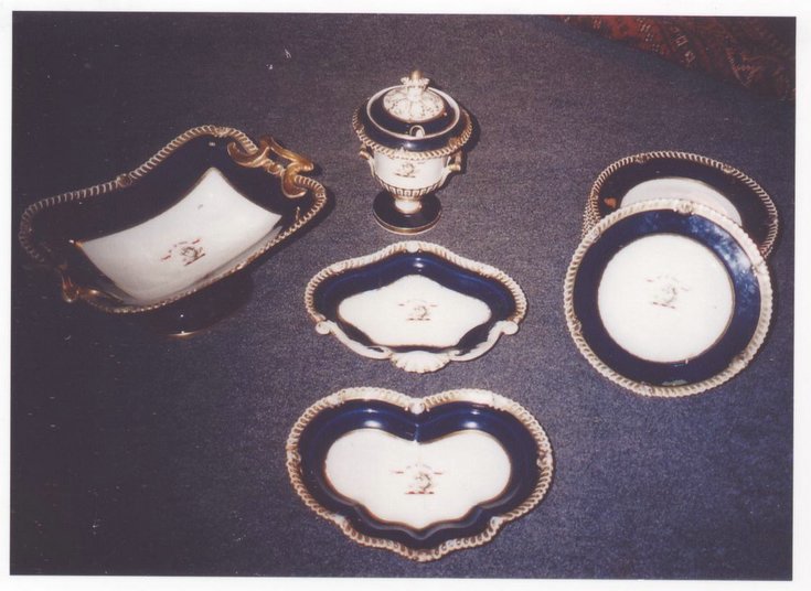 Hamilton Bruce heraldic dinner ware