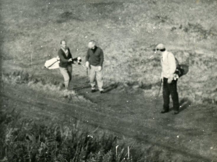 On the track at the side of the Royal Dornoch cour