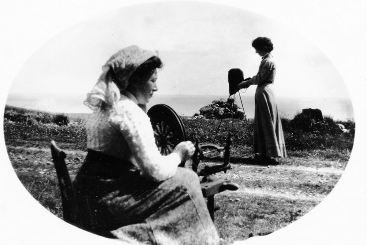 Lady photographer about to photograph a spinner