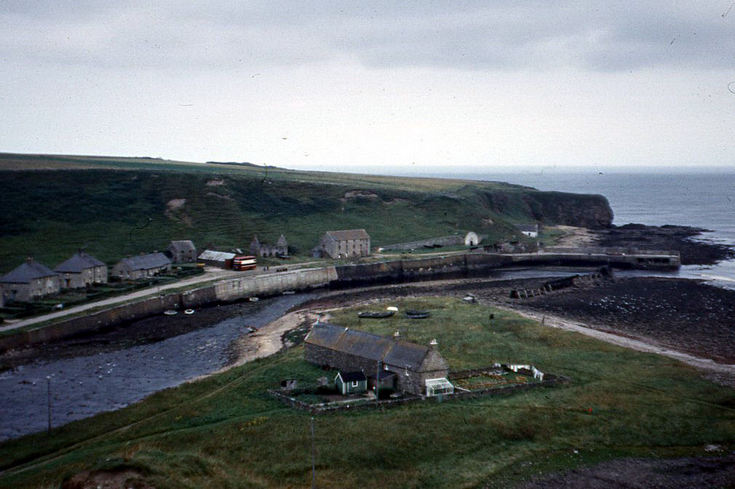 Highland bus in Dunbeath