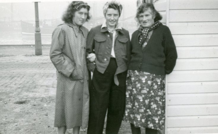 The three Mackays at leisure