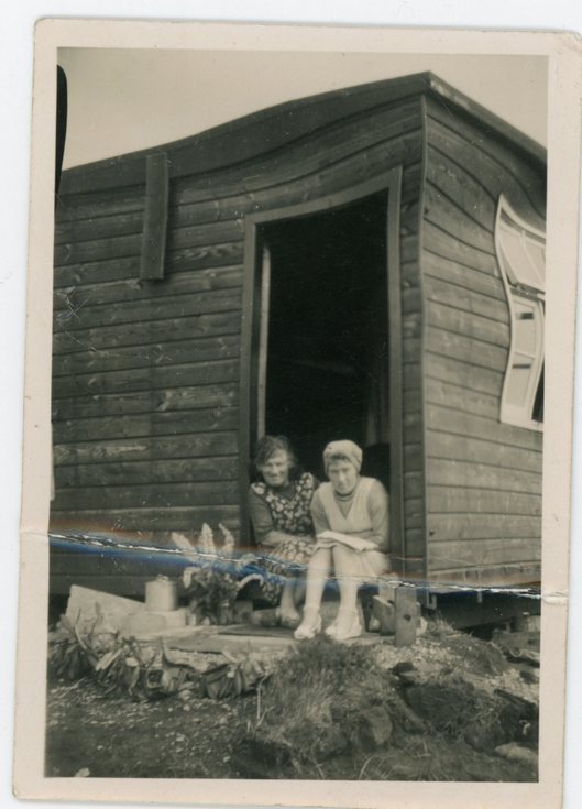 Mary Ann and Christina Ross