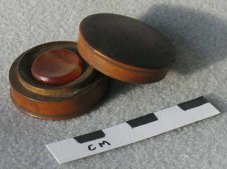 Watchmaker's oil dish