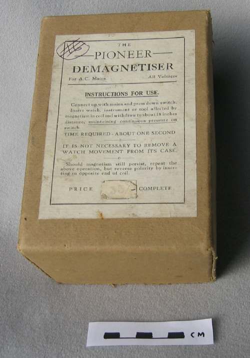 Watchmaker's demagnetiser in box