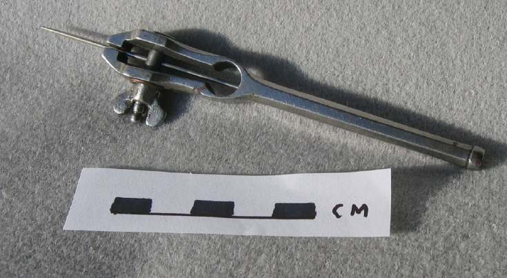 Watchmaker's hand-held vice