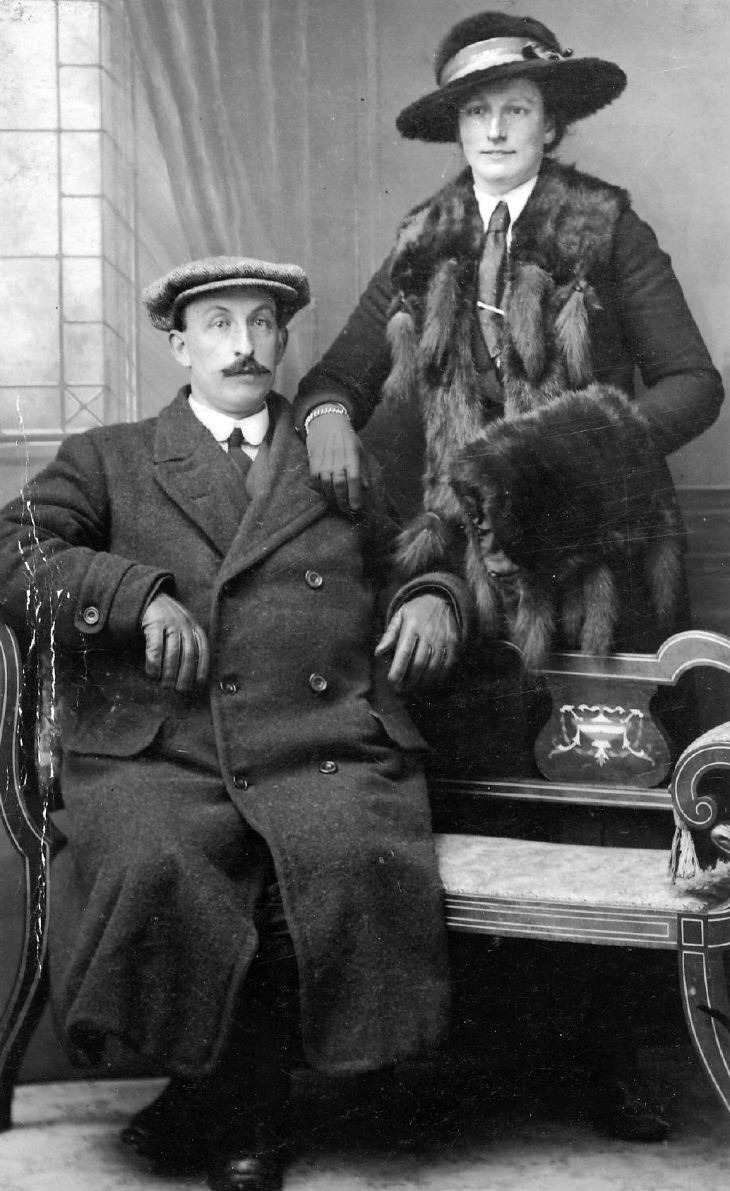 John and Lizzie Oman, Evelix