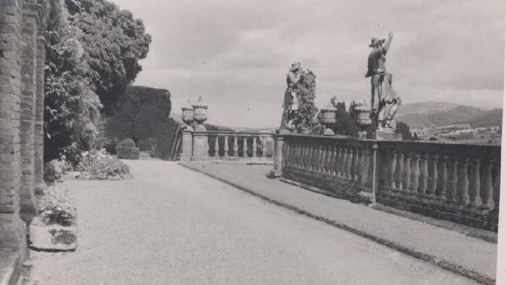 The Photography of Kathleen Lyon - Powis Castle terrace