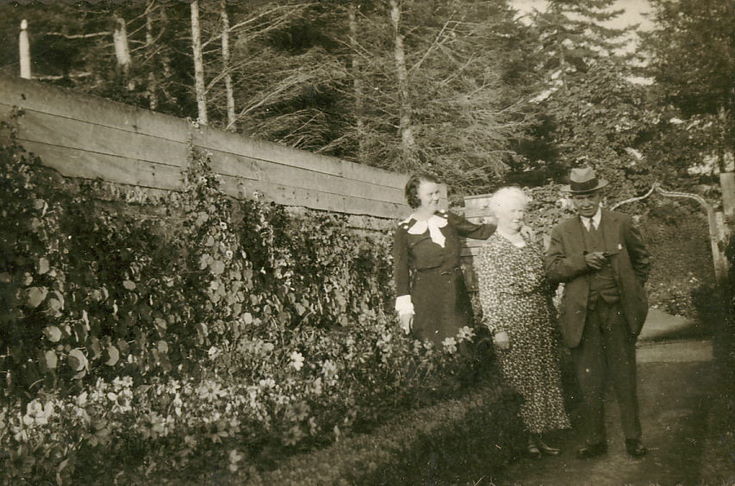 Kitchen Garden, Clashmore House ~ Sept. 1935
