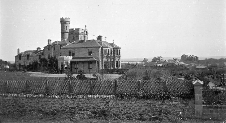 Barrow's Castle or Northfield now Burghfield Hotel
