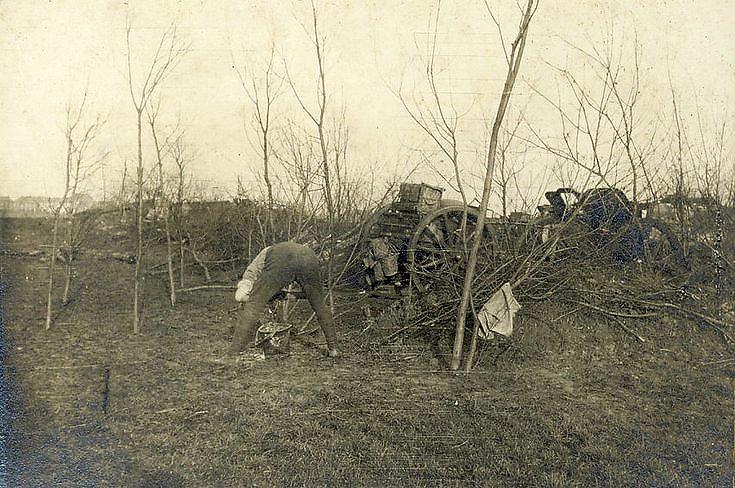 A 4.5” Howitzer in concealed position at Houplines