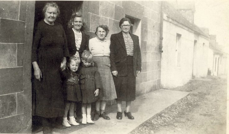 Mackays of Embo family photograph 1950